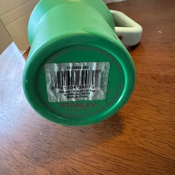 Stanley Vibrant Green Mug with Handle - Picture 3 of 3